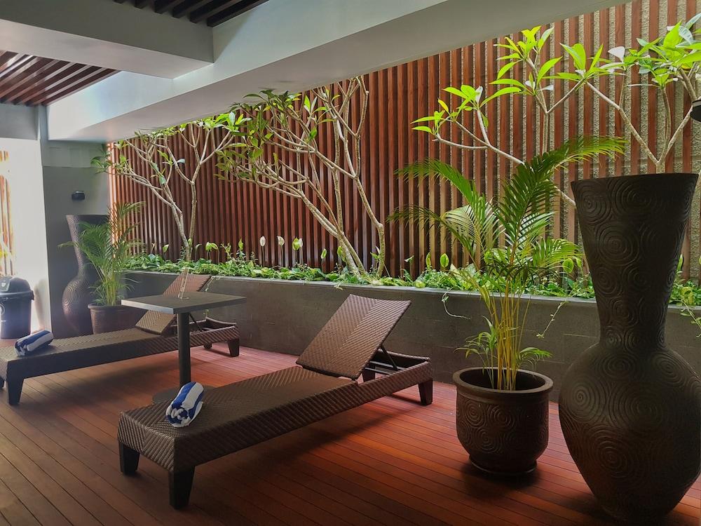 El Hotel Yogyakarta Malioboro Eksteriør billede